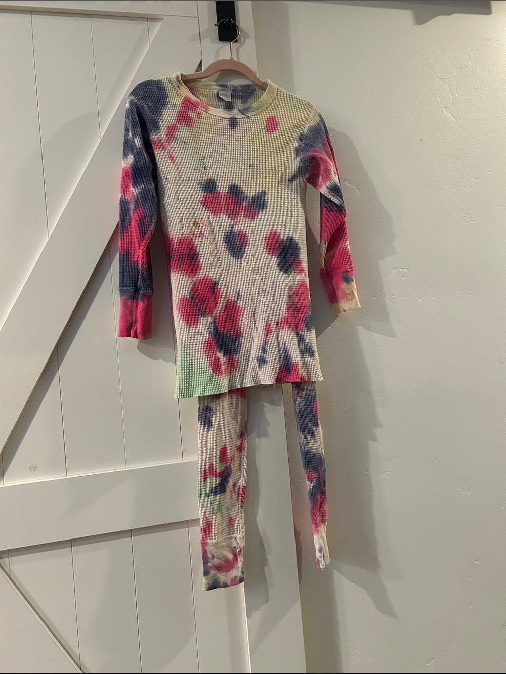 Fruit of the Loom Women's Tie-Dye Thermal Pajama Set - Pink/Blue/Green